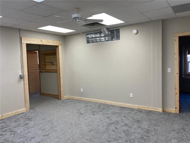 Building Photo - 219 6th St