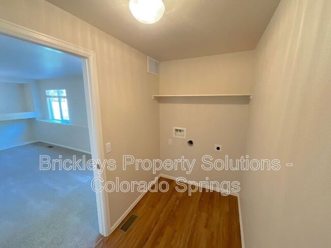 Building Photo - 6112 Chivalry Dr