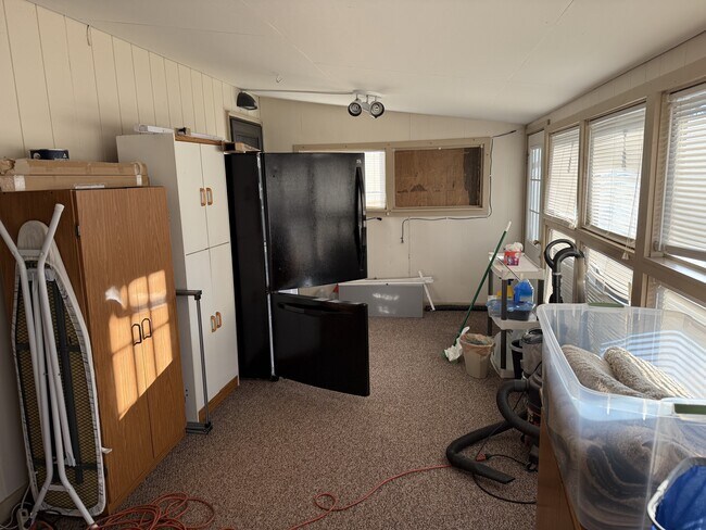 Building Photo - 259 E Oakland St