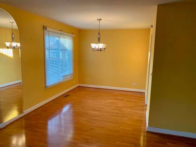Building Photo - 156 Brookside Dr