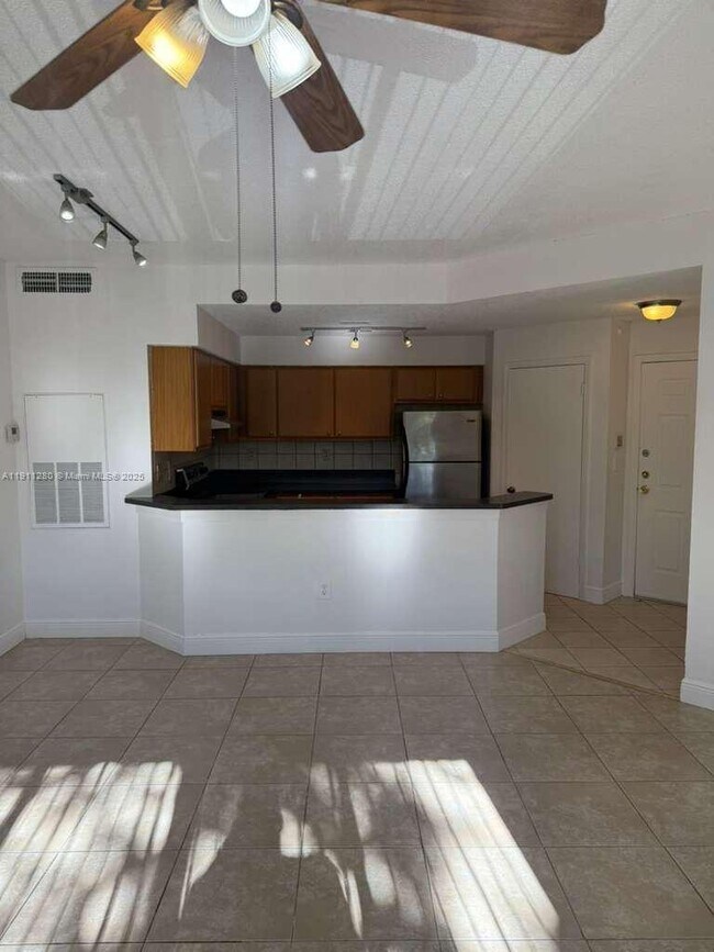 Building Photo - 2445 SW 18th Terrace