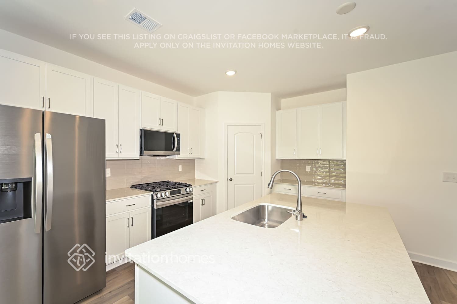 Building Photo - 204 E Millbrook Dr