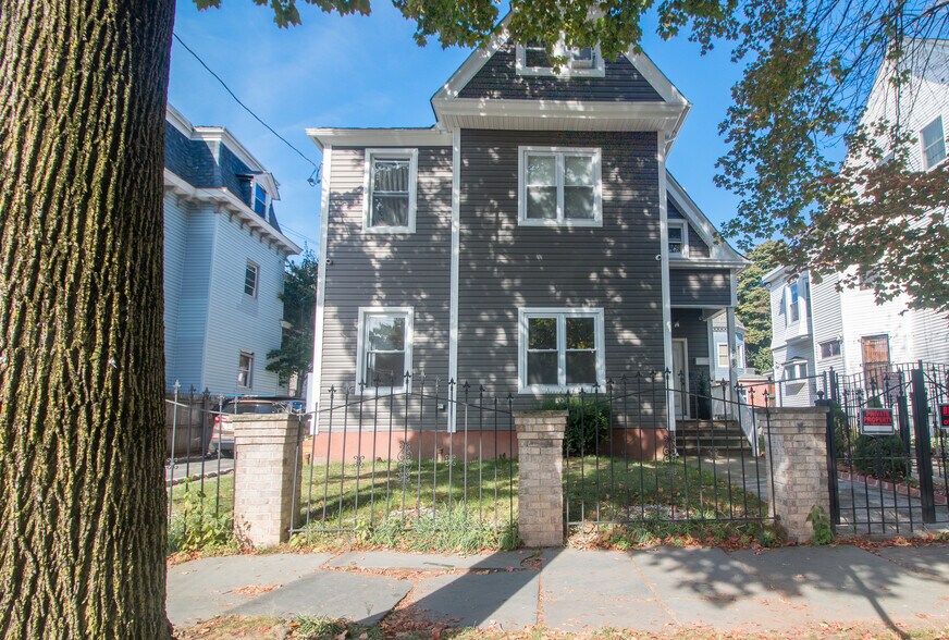 Building Photo - 187-189 Littleton Ave