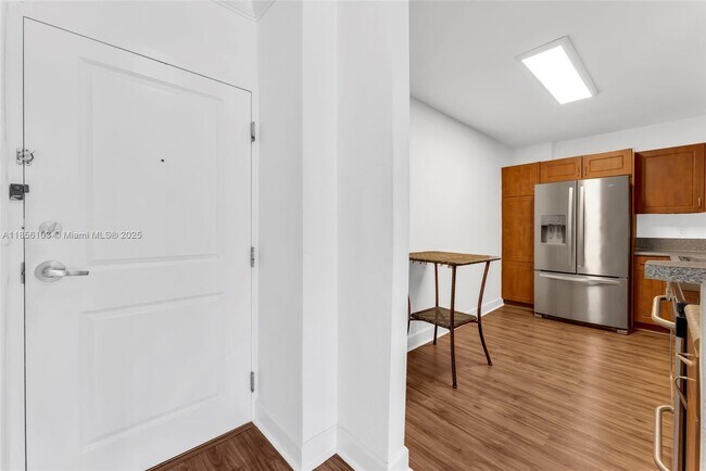 Building Photo - 401 69th St