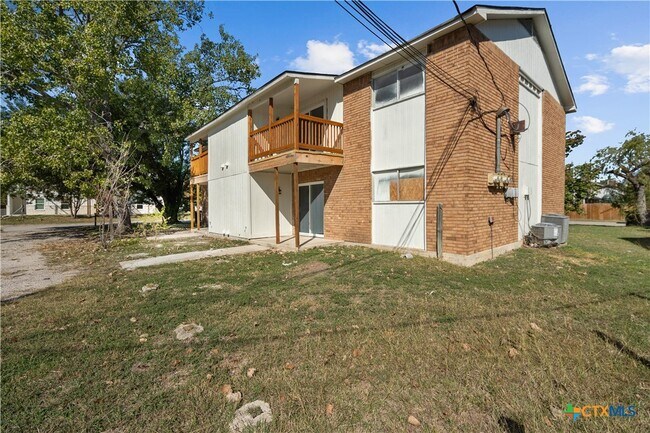 Building Photo - 2213 C Valley Forge Ave