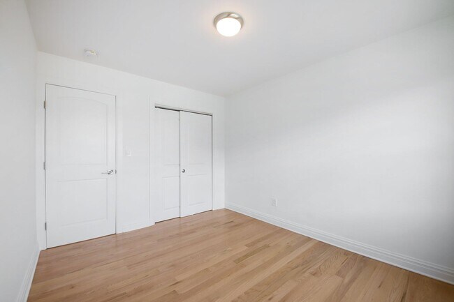 Building Photo - 307 9th St