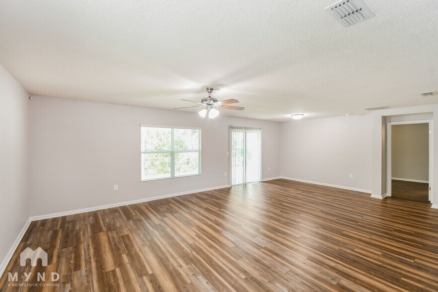 Building Photo - 11892 Carson Lake Dr W