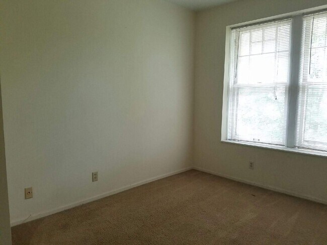 Building Photo - 5795 Pershing Ave