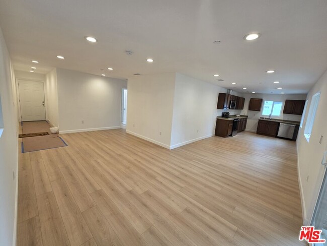Primary Photo - 14756 Lemay St