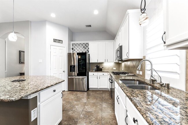 Building Photo - 2911 Fair Chase Dr