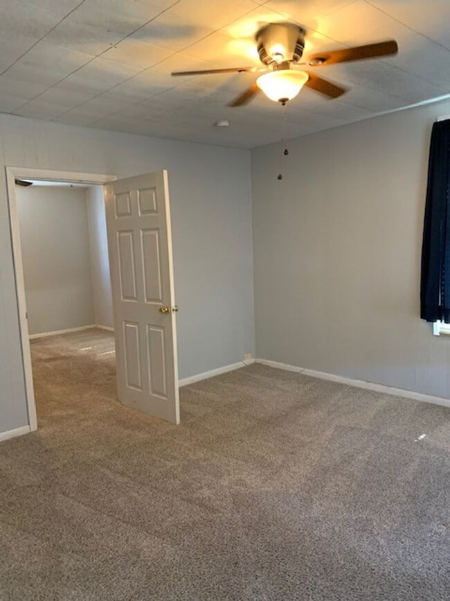 Building Photo - 805 W 3rd St