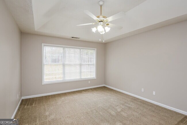 Building Photo - 827 New England Ct