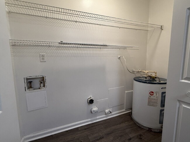 Building Photo - "Cozy 2-Bed Condo in Huntsville with Firep...