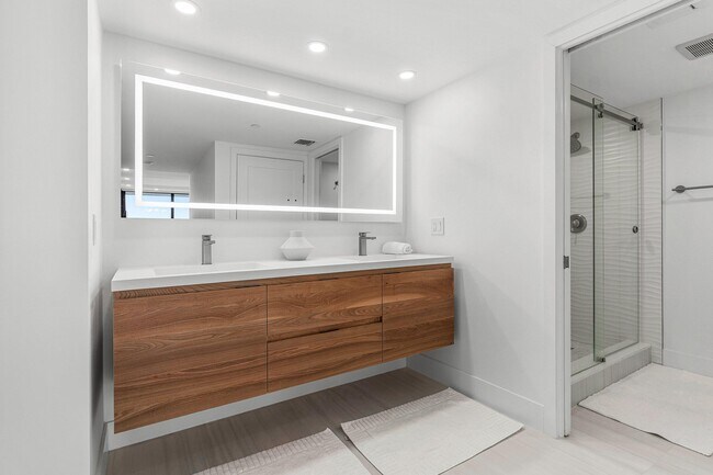 Building Photo - 4748 S Ocean Blvd