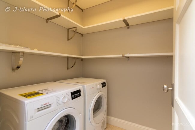 Building Photo - 139 Randall St