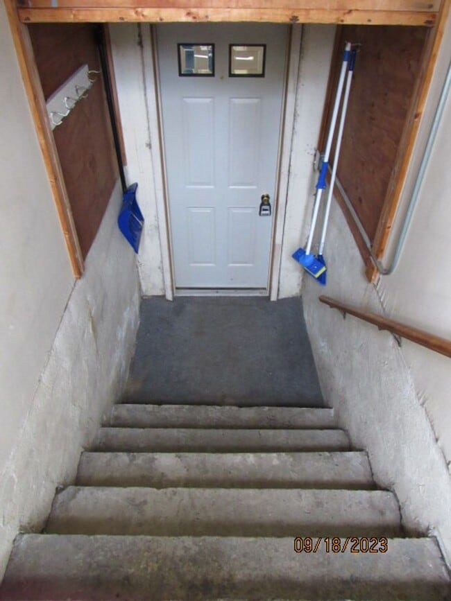 Building Photo - Fully Remodeled Studio Apartment | All Utilities Included | Great Location