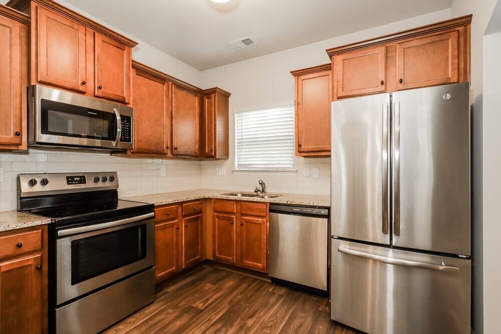 Building Photo - 125 Magnaview Dr