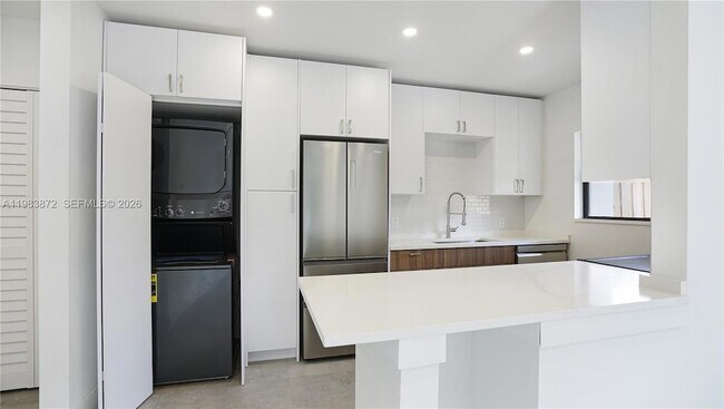 Building Photo - 1119 W Las Olas Blvd