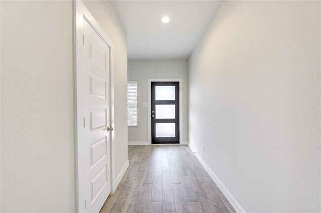 Building Photo - 2623 Finley Ln