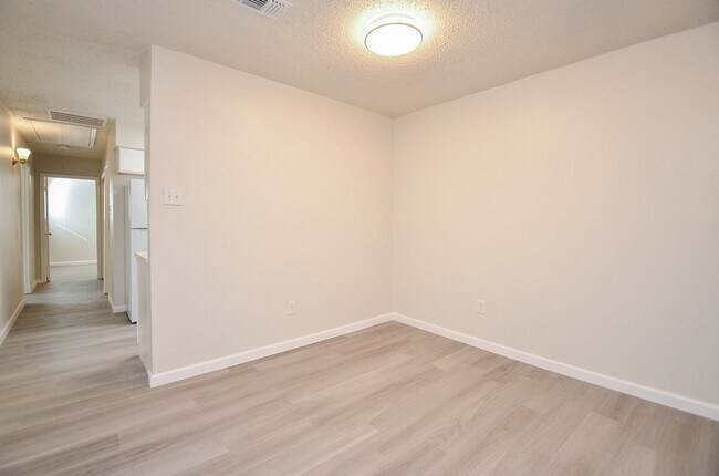 Building Photo - 8607 Bart Ln