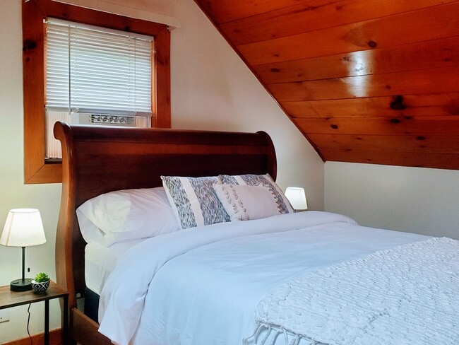 Building Photo - 4 Lk Vw Rd