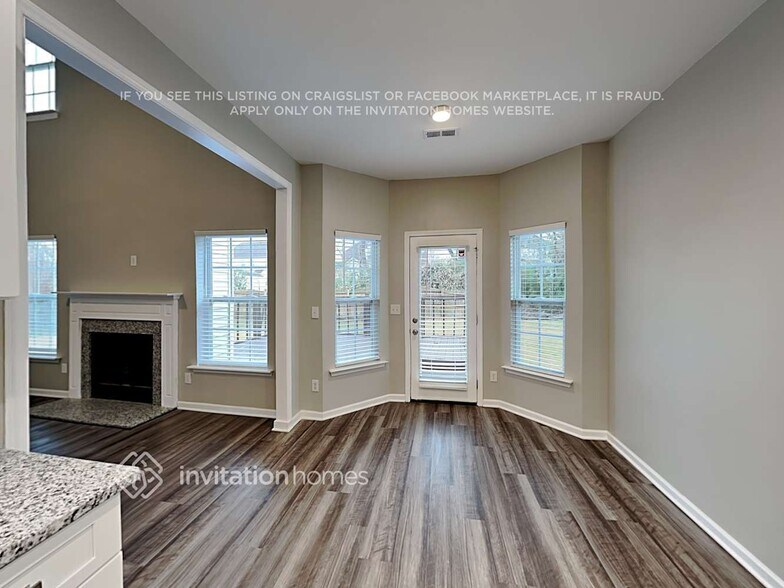 Building Photo - 720 Red Oak Tree Dr