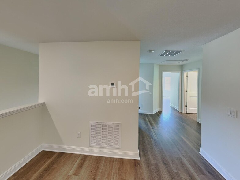 Building Photo - 5932 Pinewood Ests Dr