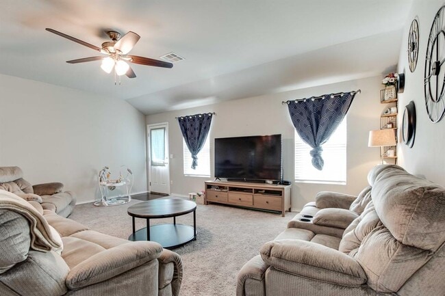 Building Photo - 2217 Stella Rd