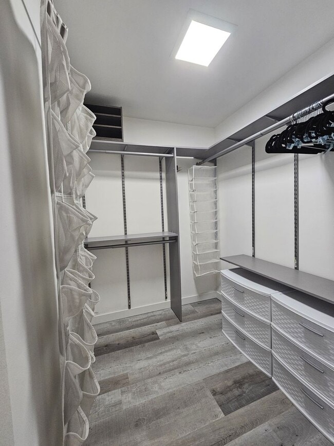 Building Photo - Newly Remodeled Home
