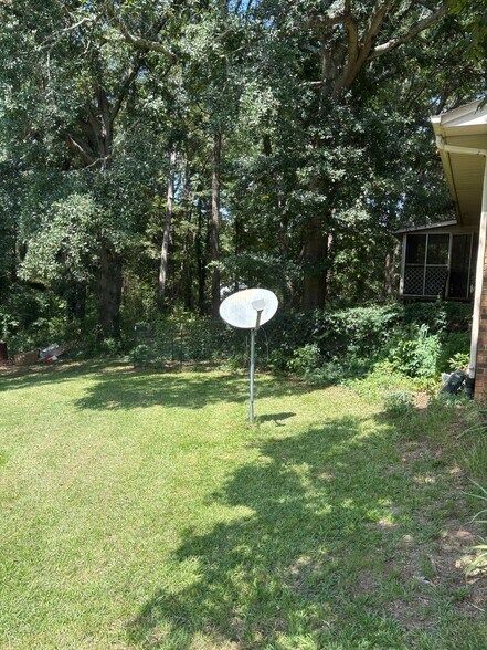 Building Photo - 2801 Hodges Mill Rd
