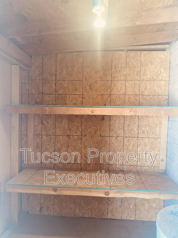 Building Photo - 5760 S Park Ave