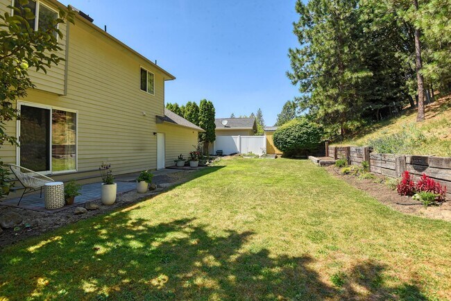 Building Photo - 10108 N Seminole Dr
