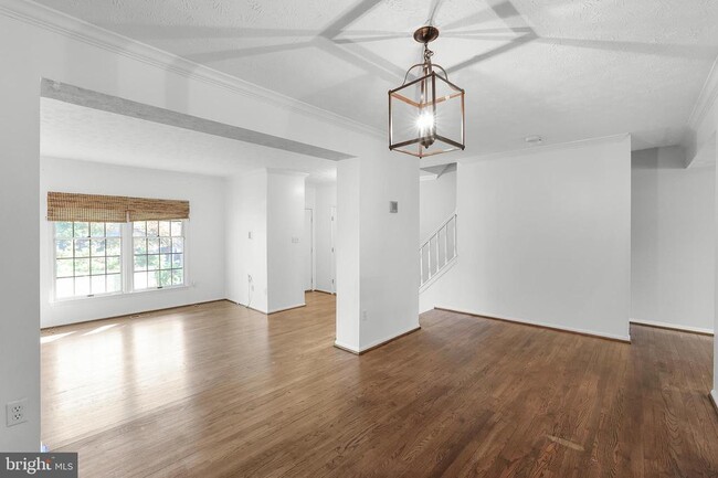 Building Photo - 5040 Southern Star Terrace