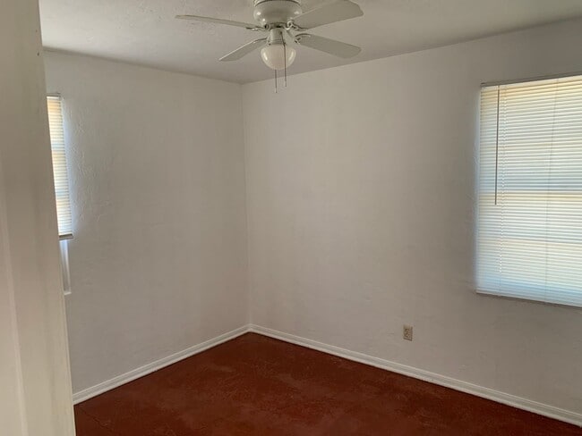 Building Photo - Great Tucson Rental