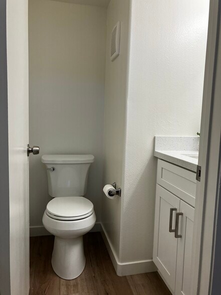 Building Photo - 629 S Glassell St