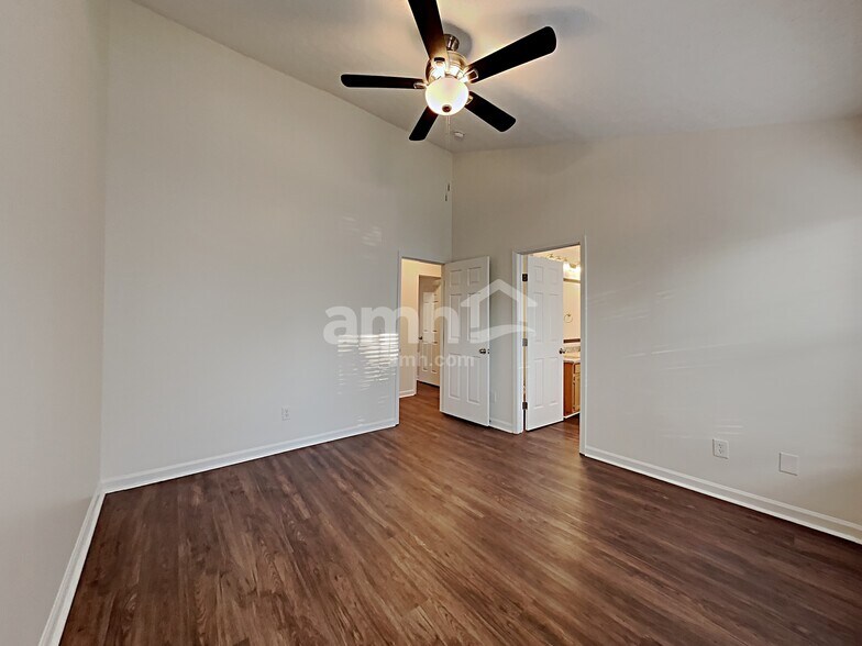 Building Photo - 1957 Portway Rd