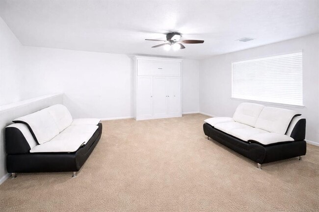 Building Photo - 12107 Riprap Dr