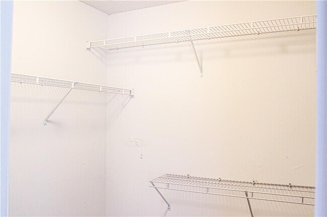 Building Photo - 4445 Scotland Ct SW