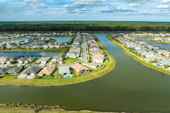 Building Photo - 15964 Whippoorwill Cir