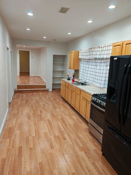 Building Photo - 234 E 9th Ave