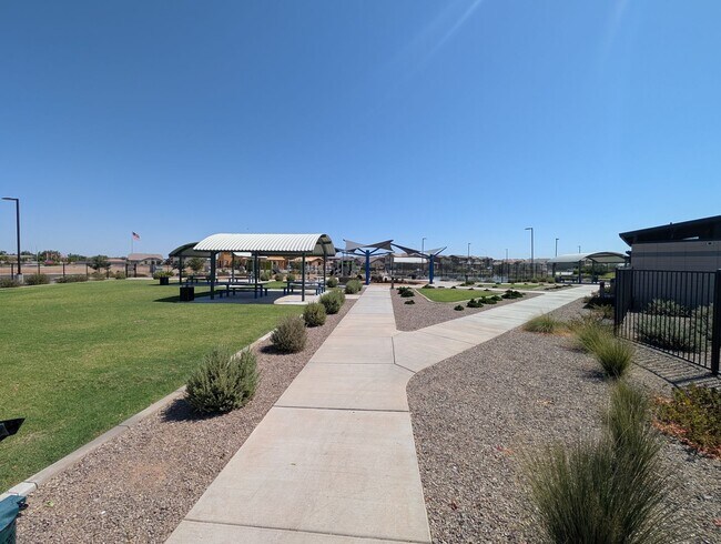 Building Photo - 4 Bedroom 3 Bathroom Parkside Los Cielos Home