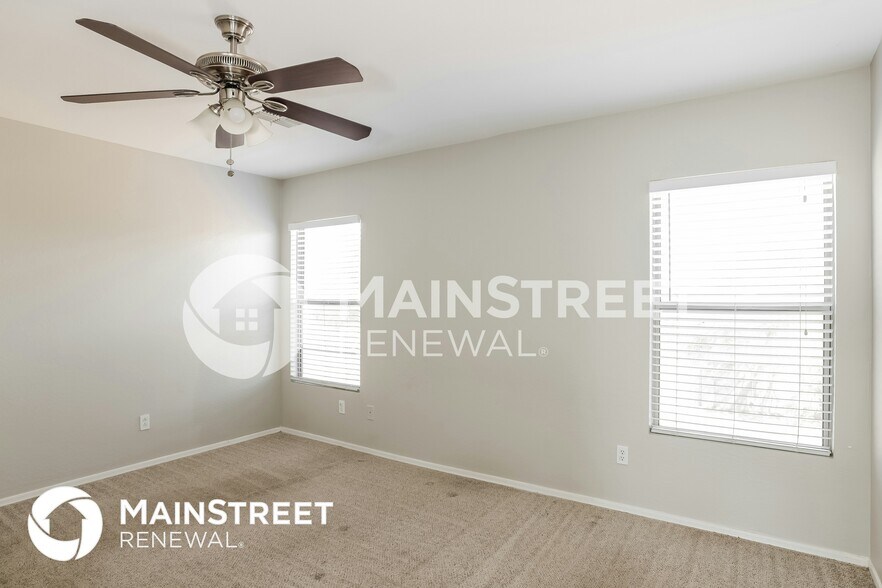 Building Photo - 12330 W Valentine Ave