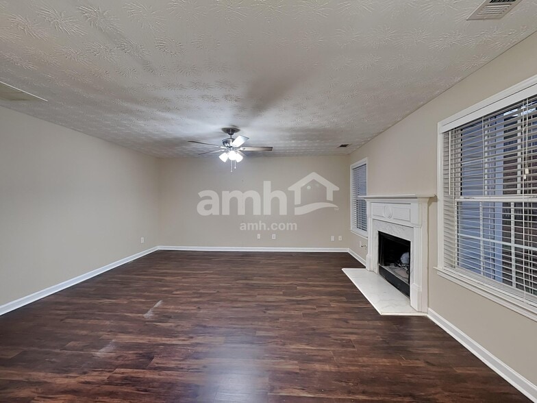 Building Photo - 3801 Bogan Mill Rd