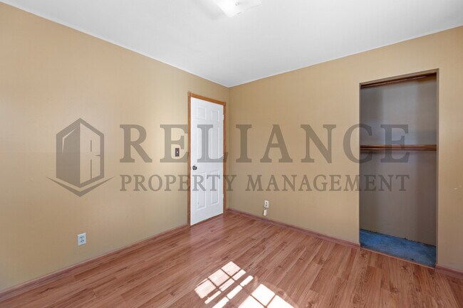 Building Photo - 743 N Gow St