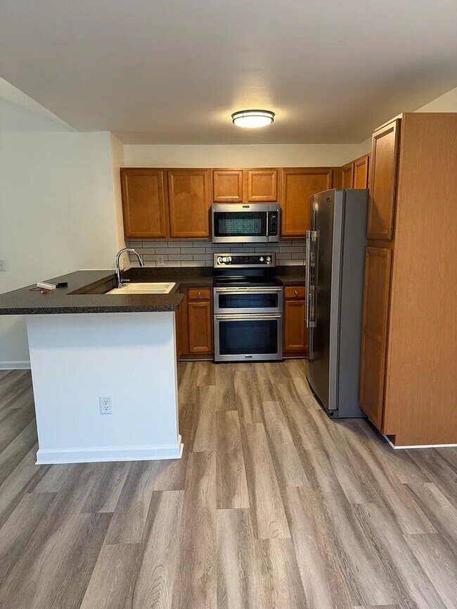 Building Photo - 51709 Adler Park Dr W