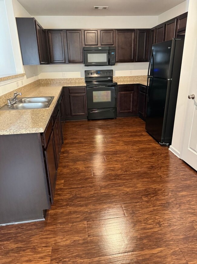 Building Photo - 83 Braxton Manor Dr