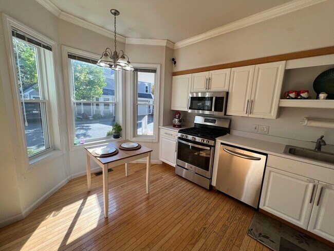 Building Photo - 9 Maple Ridge Dr