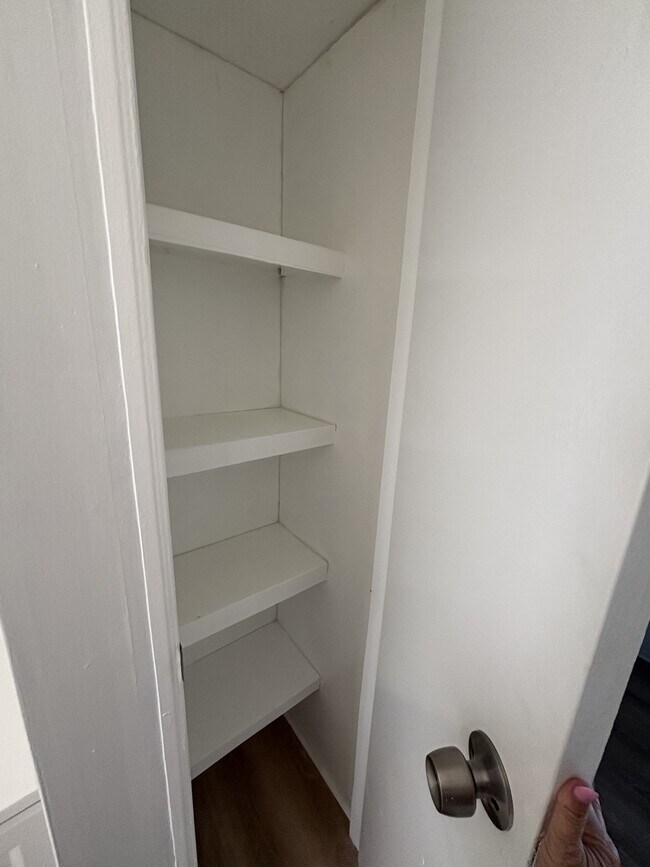 Building Photo - 53 Cushion Pl