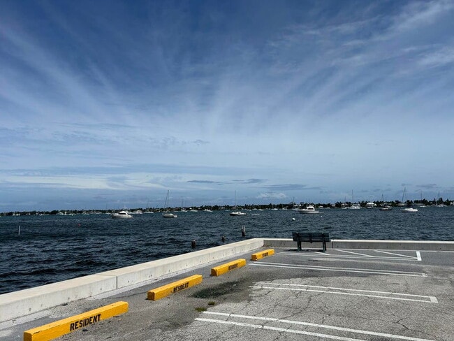 Building Photo - 4500 N Flagler Dr