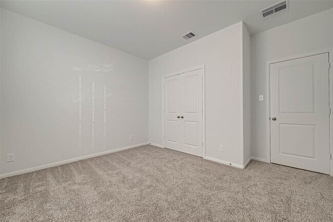Building Photo - 939 Summer Vlg Wy